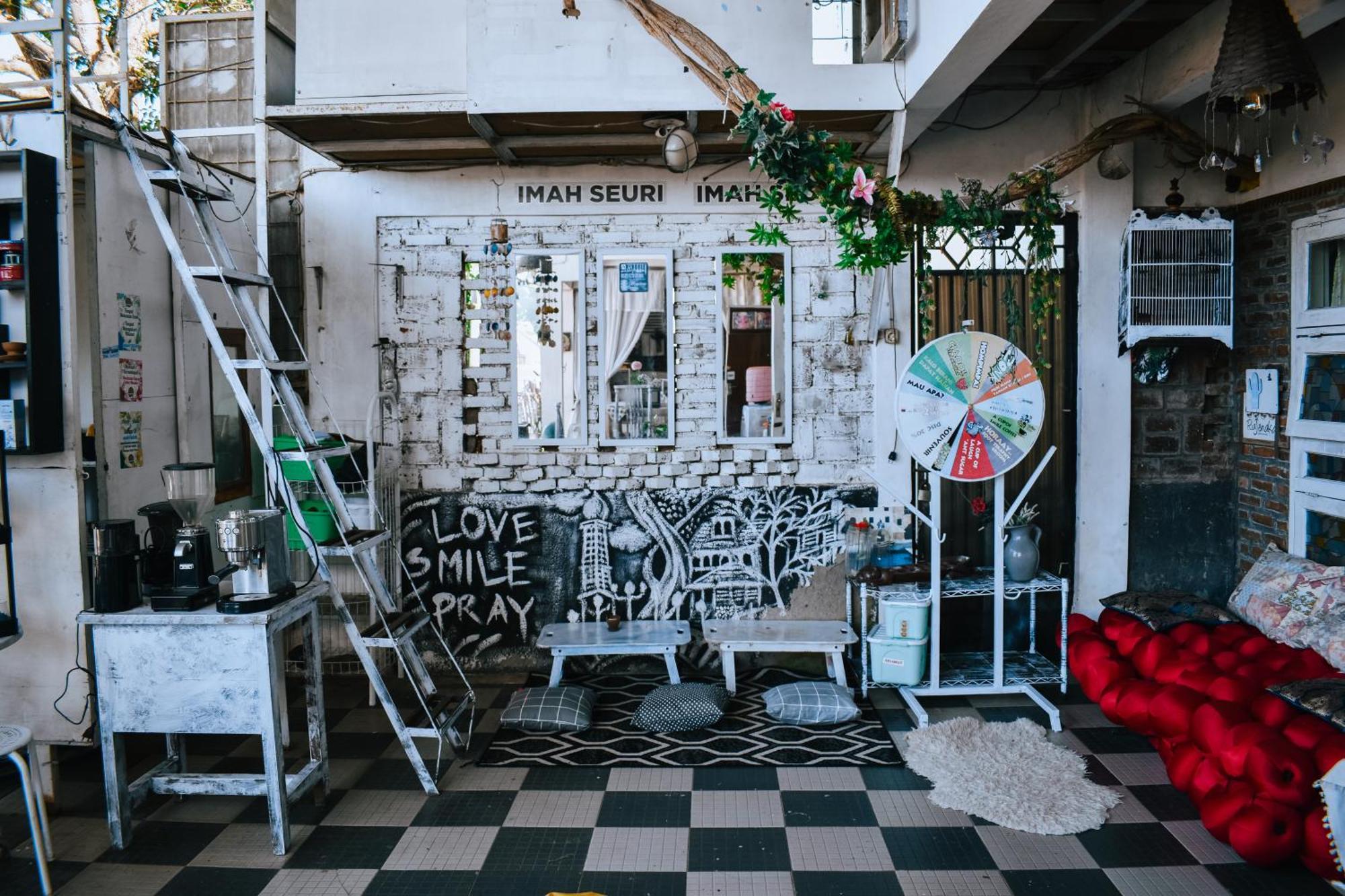 Imah Seuri By Kaya Rooms Tutugan Екстериор снимка